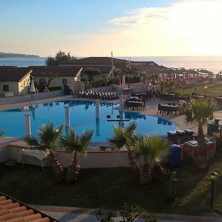 Villaggio Borgo Marino 赞布隆内 外观 照片